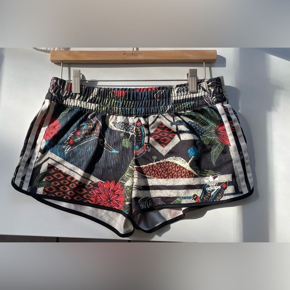 RARE Adidas Originals Xilofloresta FARM Rio Garden Mandala S Shorts